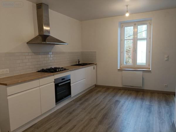 Maison à louer à Plémet dans les Côtes-d'Armor (22210), ref : 22115-L330