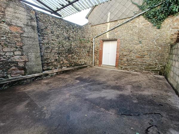 Maison à louer à Plémet dans les Côtes-d'Armor (22210), ref : 22115-L330