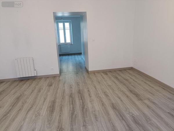 Maison à louer à Plémet dans les Côtes-d'Armor (22210), ref : 22115-L330