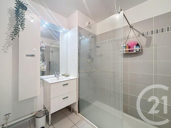 Appartement F4 à vendre  4 pièces - 83 m2 VENISSIEUX - 69