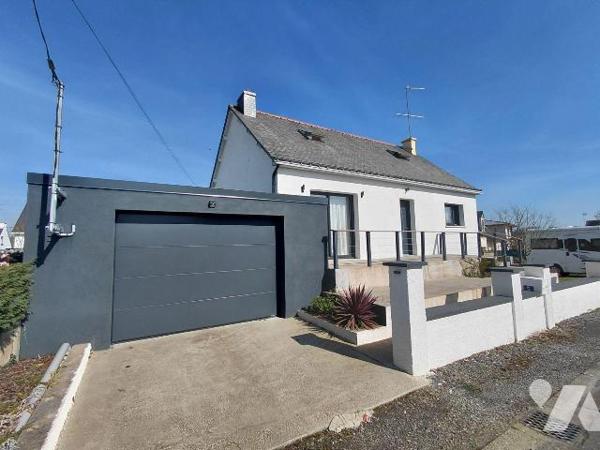 Maison 5 pièces rénovée avec jardin - Pontivy (56300)

Située dans un quartier calme et reche...