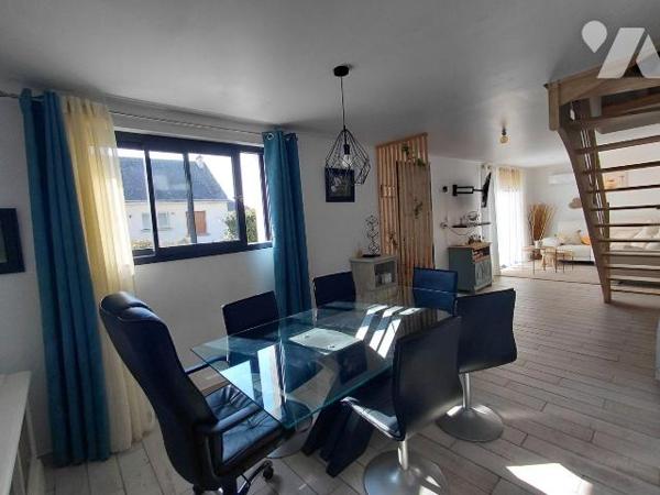 Maison 5 pièces rénovée avec jardin - Pontivy (56300)

Située dans un quartier calme et reche...