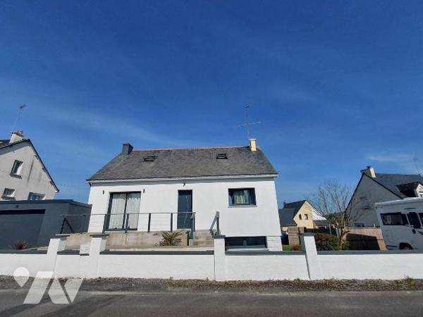 Maison 5 pièces rénovée avec jardin - Pontivy (56300)

Située dans un quartier calme et reche...