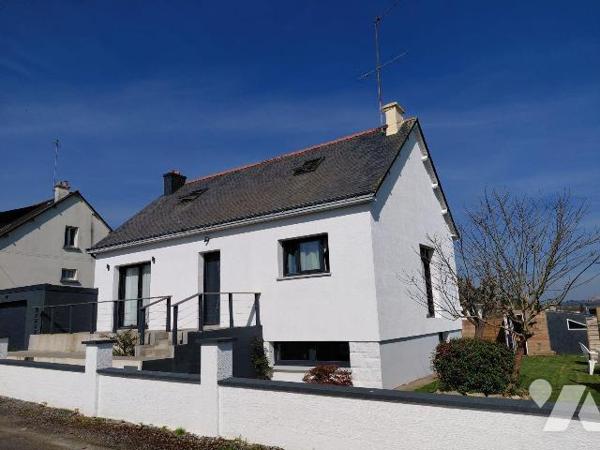 Maison 5 pièces rénovée avec jardin - Pontivy (56300)

Située dans un quartier calme et reche...