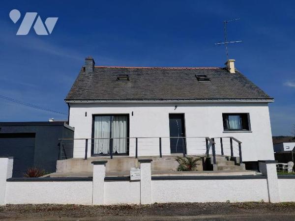 Maison 5 pièces rénovée avec jardin - Pontivy (56300)

Située dans un quartier calme et reche...