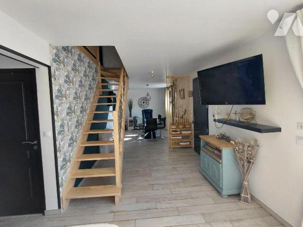 Maison 5 pièces rénovée avec jardin - Pontivy (56300)

Située dans un quartier calme et reche...