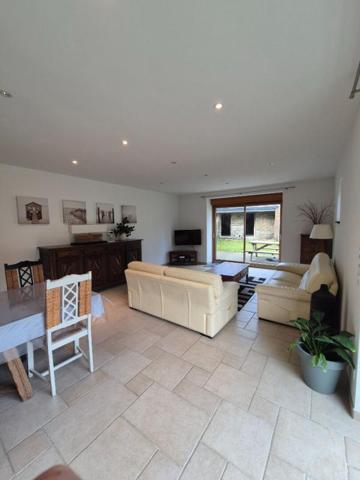 Propriété de charme avec 2 longères rénovées + dépendance à 500 m des plages de Plestin-les-Grèves