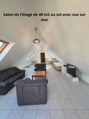 Propriété de charme avec 2 longères rénovées + dépendance à 500 m des plages de Plestin-les-Grèves