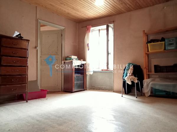 Maison
                                                                                                                                                                                                                                                                                                                        4 pièce(s)                                                                                                                                                                                                          2 chambre(s)                                                                                                                                                                                                          90  m²