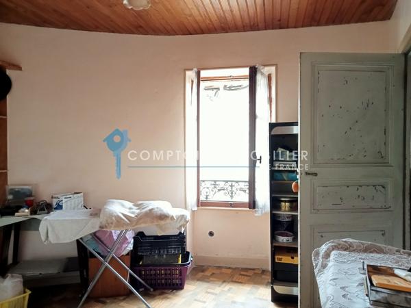 Maison
                                                                                                                                                                                                                                                                                                                        4 pièce(s)                                                                                                                                                                                                          2 chambre(s)                                                                                                                                                                                                          90  m²