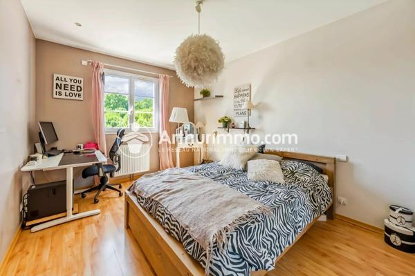 Vente                                                      Maison
                        
                     8 pièces                      220 m2                     à Fontainebleau
