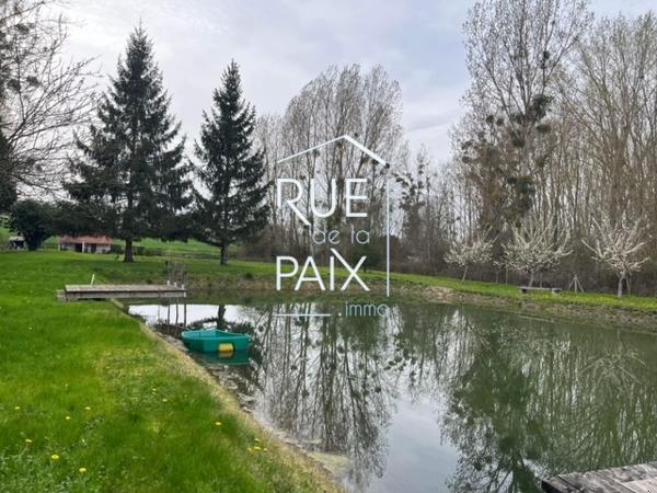 86210 MONTHOIRON Terrain de loisir avec étang !