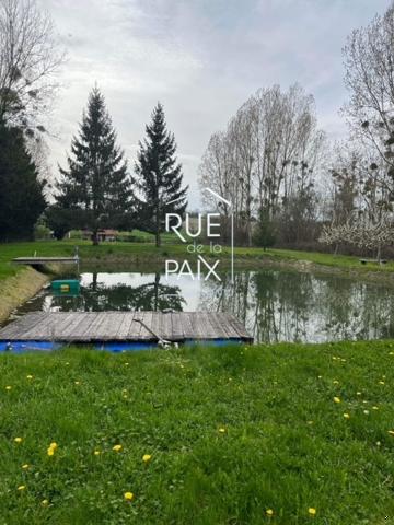 86210 MONTHOIRON Terrain de loisir avec étang !