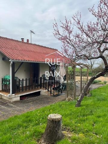 86210 MONTHOIRON Terrain de loisir avec étang !