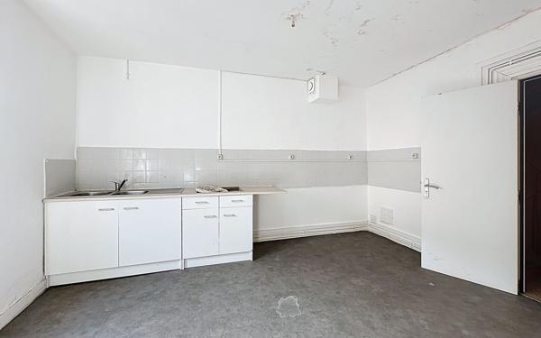 Immeuble à vendre    9 pièces • 151 m2 Aulnat