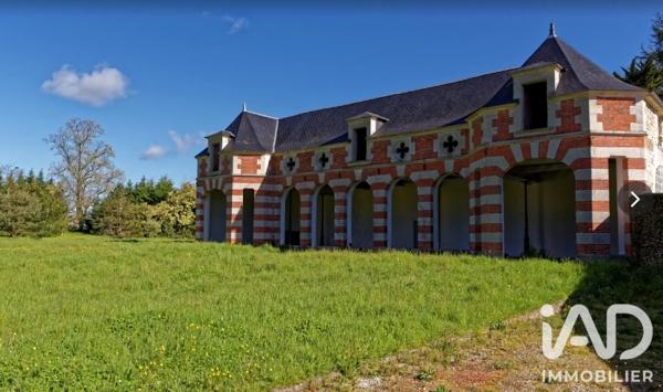 Maison à vendre 11 pièces 850 m² Chantonnay