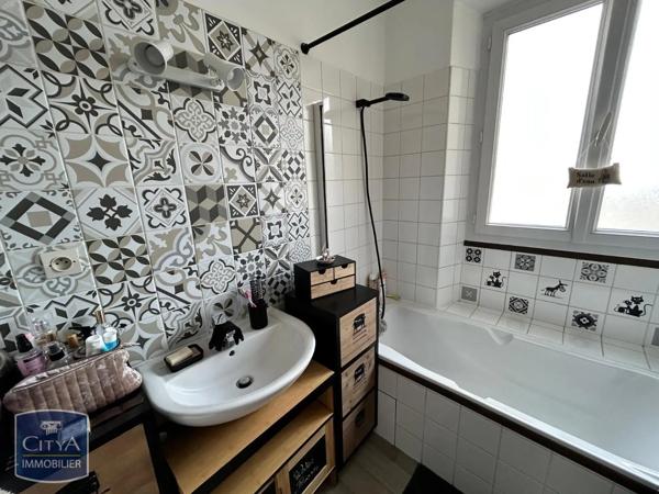 Appartement à louer 2 pièces 56.46m² Charleville-Mézières (08000)