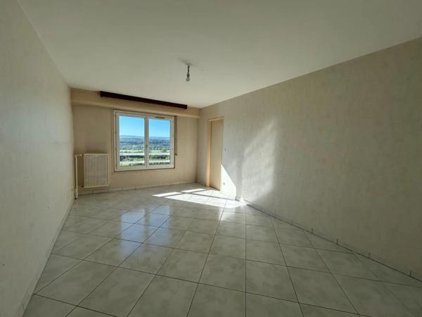 Appartement à louer 4 pièces 77.3m² Montbéliard (25200)