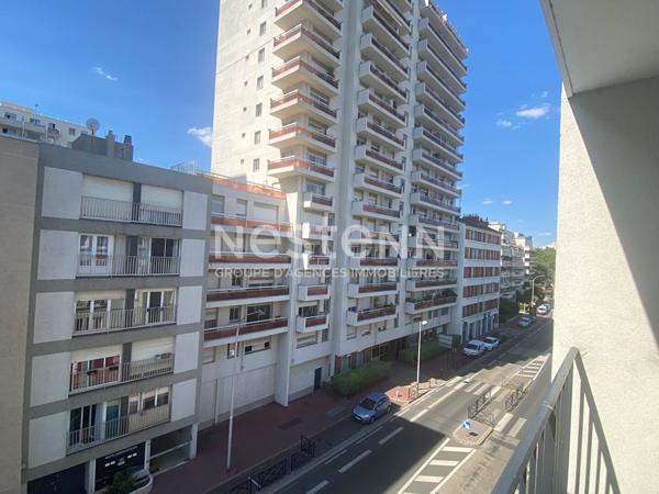 Appartement 3 pièces à vendre à Courbevoie - 410 000 € balcon