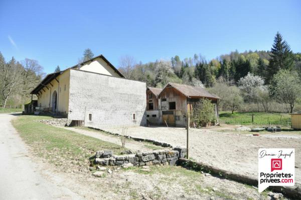Maison et dépendance Glay 5 pièces 3 chambres  177 .1  m2. Ecuries  298.4 m² . Dépendances 792.44 m²