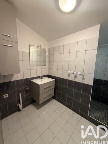 Location studio 27 m² Pélissanne