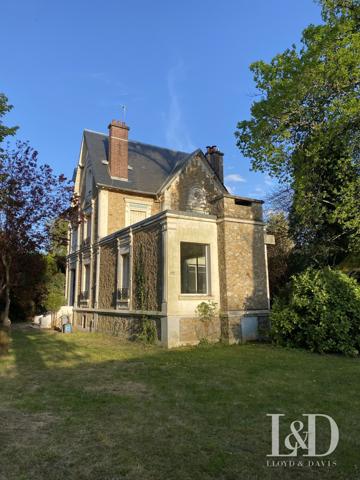 Magnifique meulière Divsion Théry