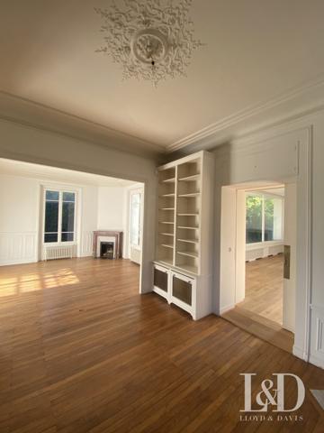 Magnifique meulière Divsion Théry