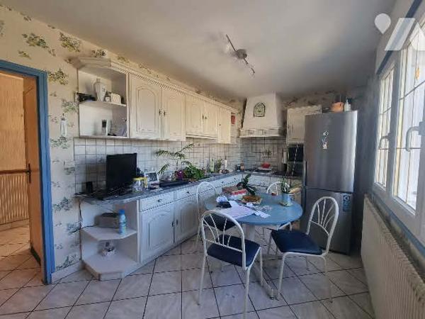 DREUIL LES AMIENS / PAVILLON MITOYEN / 3 CHAMBRES / SOUS-SOL