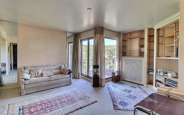 Appartement à vendre    3 pièces • 75,54 m2 Viroflay