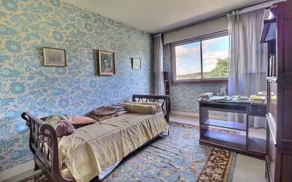 Appartement à vendre    3 pièces • 75,54 m2 Viroflay