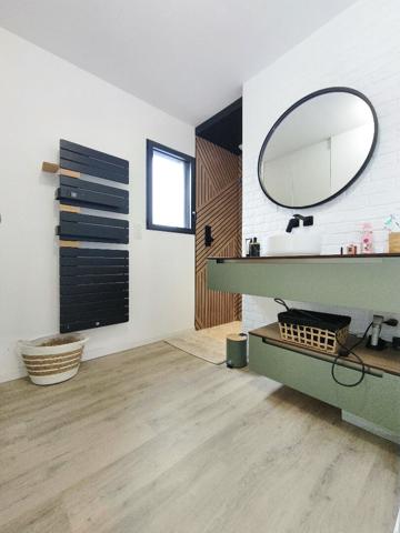 Maison à vendre 455 000 € Bréhal 6 p 154 m² DPE A