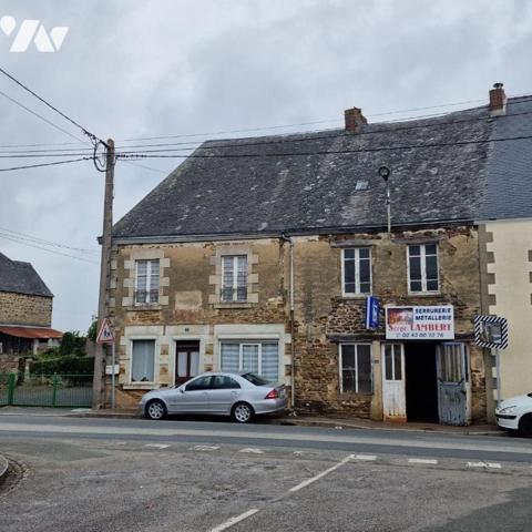 Nous vous proposons à la vente une maison à rénover, à usage mixte, comprenant:
Un atelier ave...