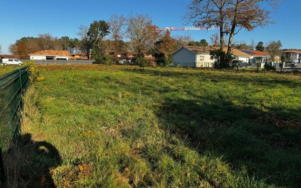 Terrain à vendre    Soustons