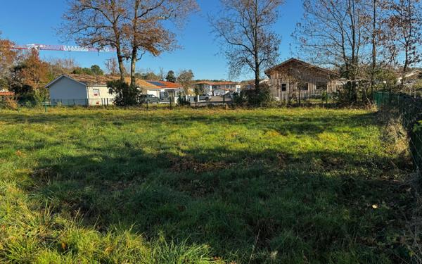 Terrain à vendre    Soustons