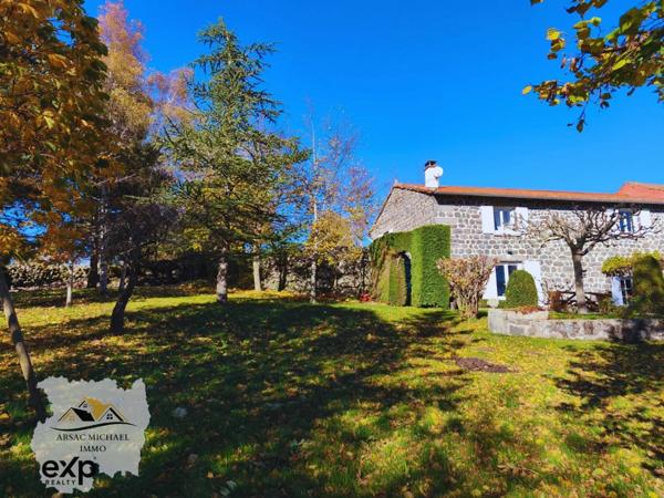 Maison en pierre au calme