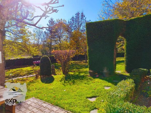 Maison en pierre au calme