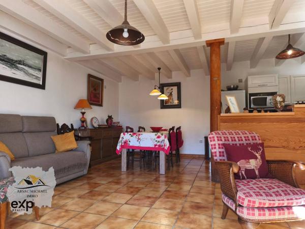 Maison en pierre au calme