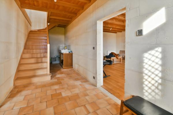 Propriete à vendre 7 pièces- 227 m² habitables - proche de SAINT JEAN D'ANGELY (17) 19 000 m² de terrain.