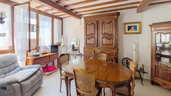 Appartement  avec grand séjour 3  chambres et balcon