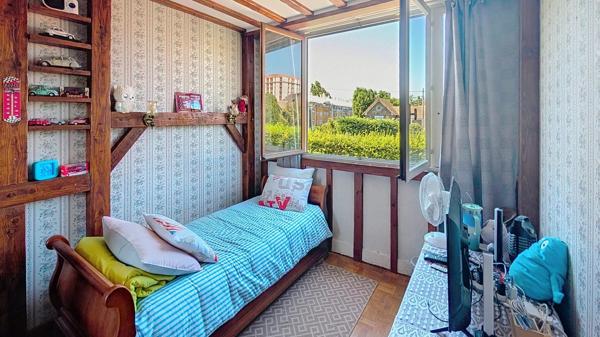 Appartement  avec grand séjour 3  chambres et balcon