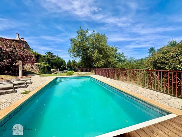 Magnifique Mas rénové avec piscine sur terrain 4000 m2