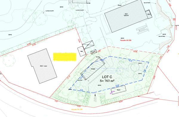 Terrain Verdoyant de 438 m²