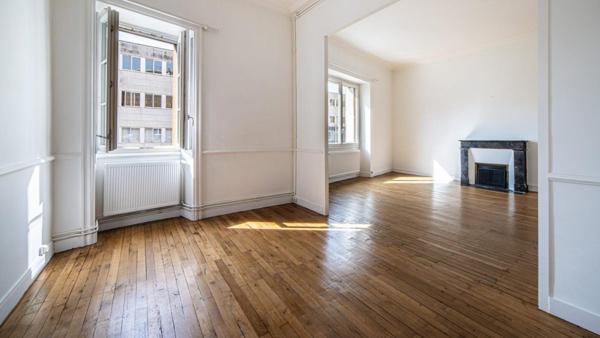 Nantes – Centre-ville : beau T5 – garage possible