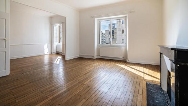 Nantes – Centre-ville : beau T5 – garage possible