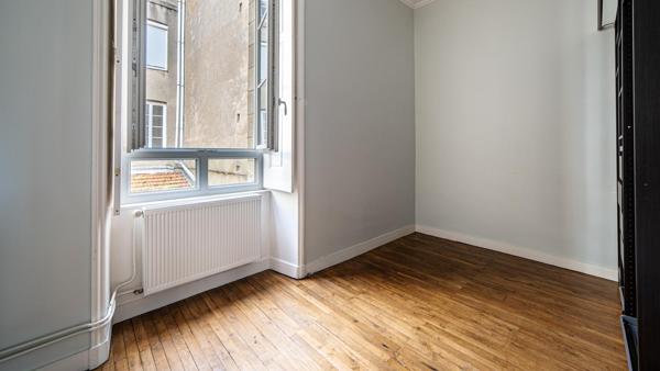 Nantes – Centre-ville : beau T5 – garage possible