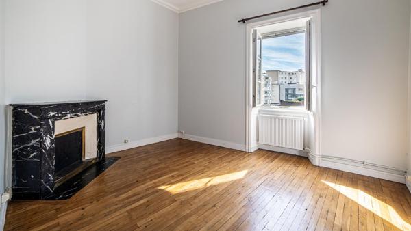 Nantes – Centre-ville : beau T5 – garage possible