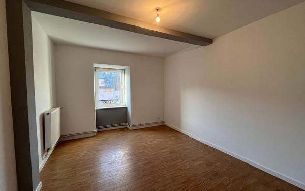 Appartement à louer    3 pièces • 88 m2 Diemeringen