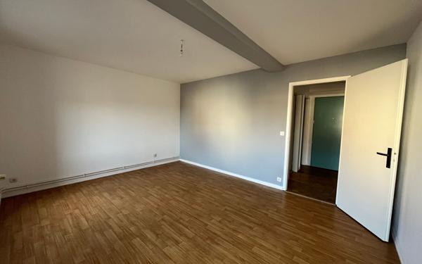 Appartement à louer    3 pièces • 88 m2 Diemeringen