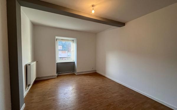 Appartement à louer    3 pièces • 88 m2 Diemeringen