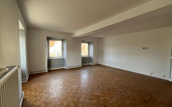 Appartement à louer    3 pièces • 88 m2 Diemeringen